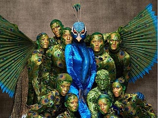 Watch: Supermodel Heidi Klum transforms into a giant peacock for Halloween