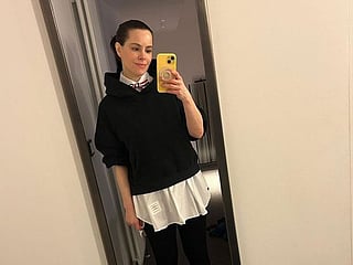 Hollywood: 'Schitt's Creek' star Emily Hampshire apologises for Johnny Depp, Amber Heard Halloween costume