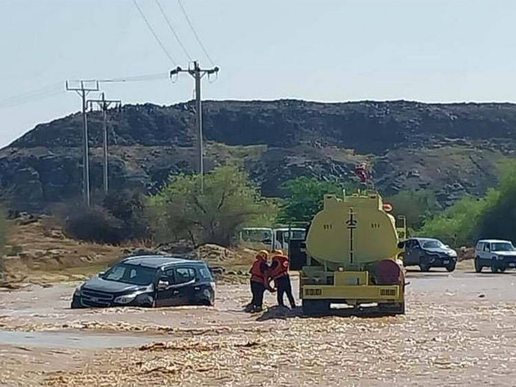 Floods hit Saudi city, bringing traffic to standstill