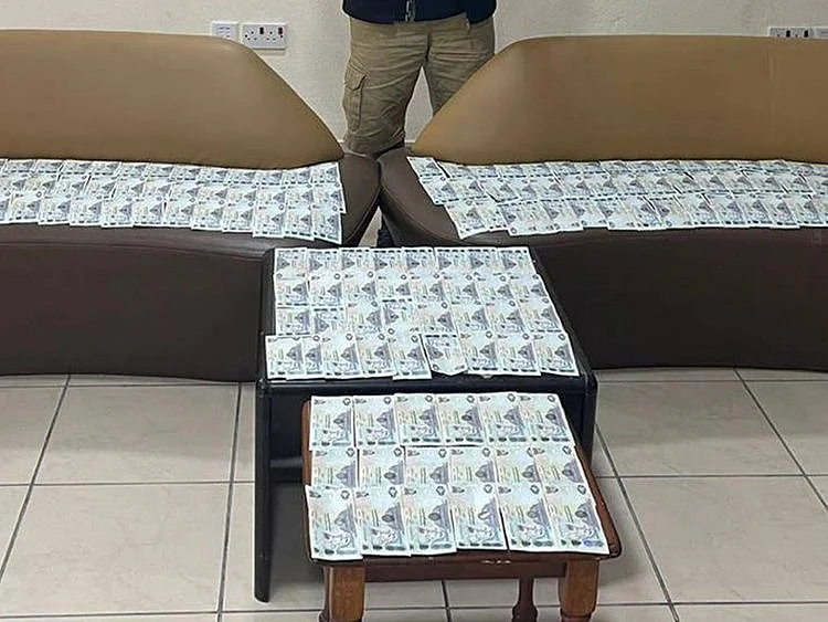 recovered-money-pic-by-ajman-police-1699451265919