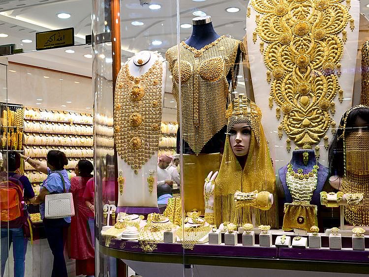 Stock-UAE-Gold