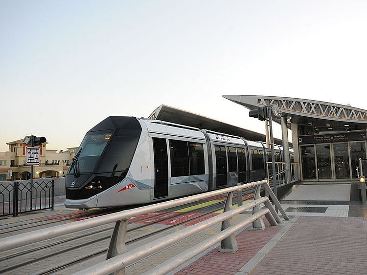 dubai-tram-1699700432653