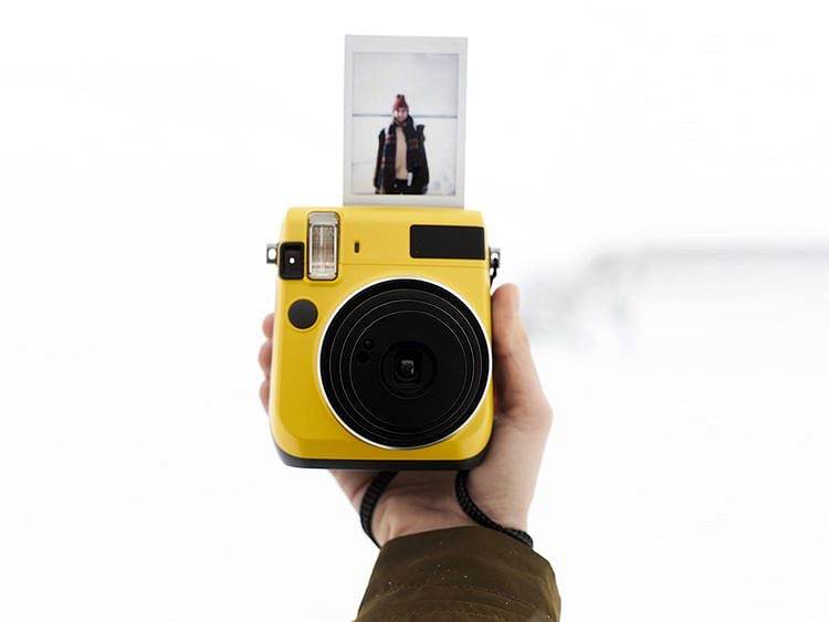 instant camera