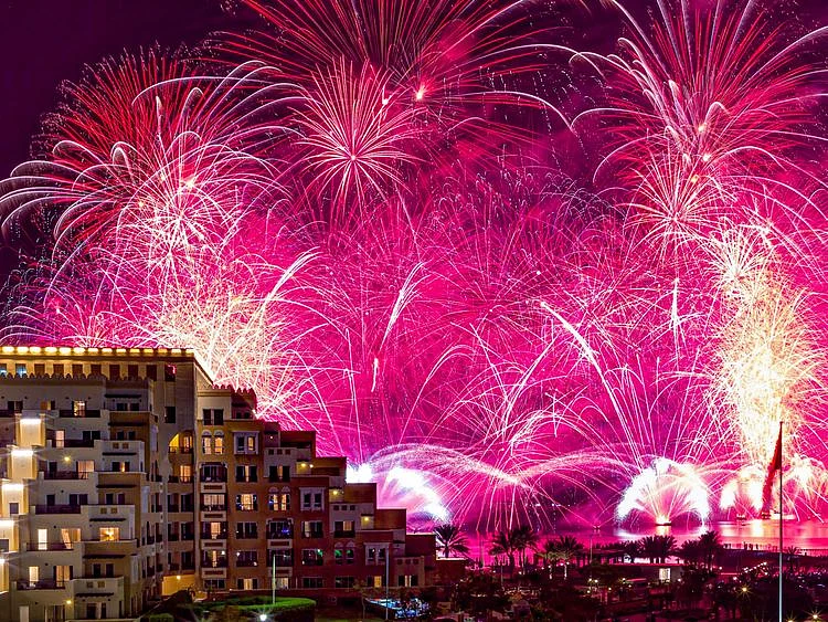 RAK NYE FIREWORKS