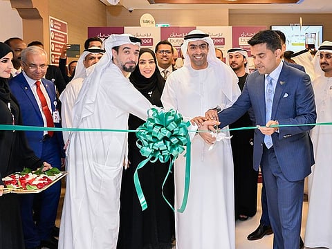 Mansoor Al Mansoori, DoH Chairman, Dr Noura Khamis Al Ghaithi, DoH Undersecretary and Dr Shamsheer Vayalil, Founder and Chairman, Burjeel Holdings, at the inauguration of the Burjeel Day Surgery Center 