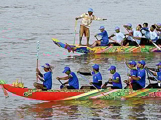 Photos: Dragon boat races return to Cambodia's water festival