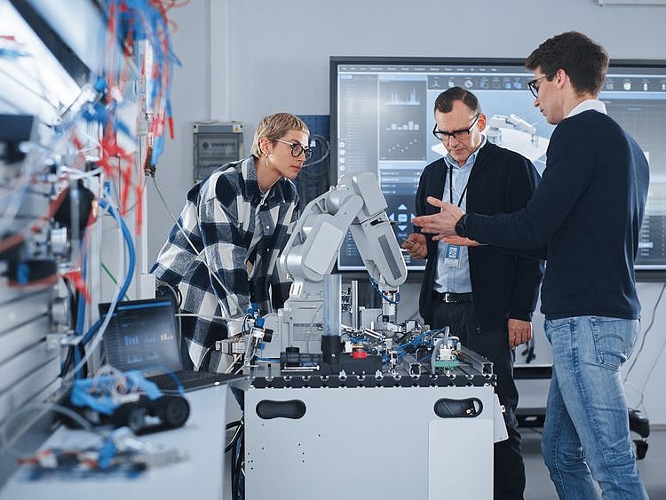 Premier-Univs-SECONDARY-FOR-WEB-shutterstock_2188603467