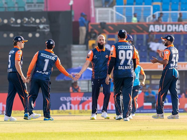 Team Morrisville Samp Army celebrates the wicket of Quinton De Kock of Delhi Bulls-1701625502846