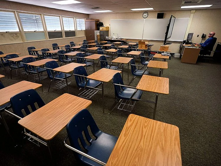 Desk classroom 