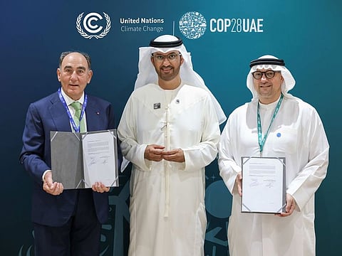 Iberdrola’s Executive Chairman, Ignacio Galán, Dr Sultan Al Jaber, UAE Minister of Industry and Advanced Technology, Chairman of Masdar and COP28 President, and Masdar’s Chief Executive Officer, Mohamed Jameel Al Ramahi