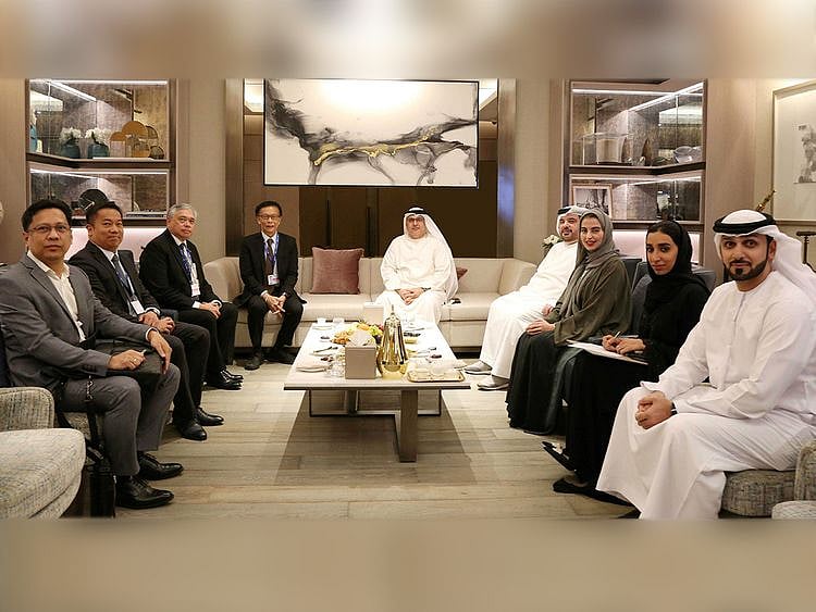 UAE, Philippine officials
