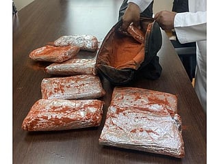 Sharjah Customs foils bid to smuggle 10-kg drugs