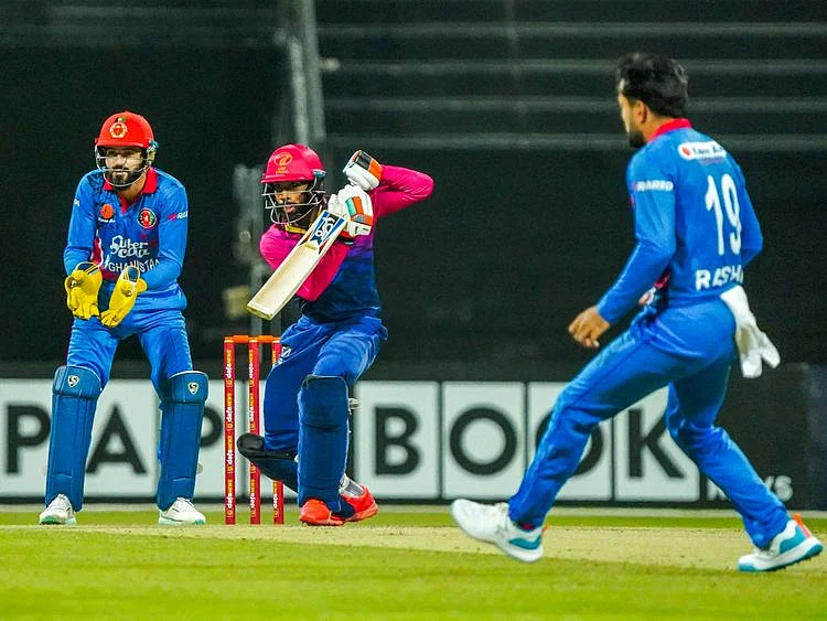 UAE vriitya afghan ecb-1701967132127