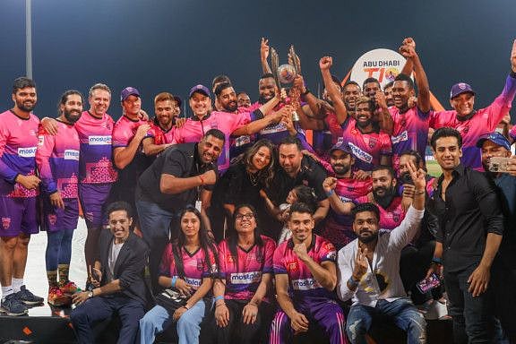 New York Strikers Lift Abu Dhabi T10 Trophy - 1 (2)-1702225616640