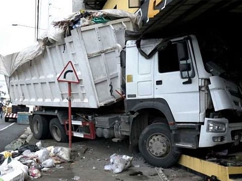  Police reported the incident in Santo Tomas early Saturday morning, stating that both fatalities and injuries involved passengers of the car.