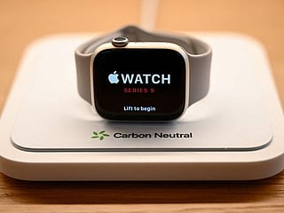 Apple wins bid to pause Apple Watch ban at US appeals court