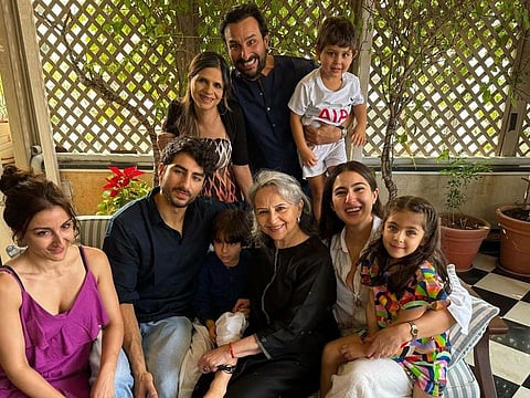 Sharmila Tagore, Saif Ali Khan, Sara Ali Khan, Ibrahim, Saba and Soha 