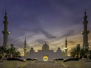 Look: With night tours, Sheikh Zayed Grand Mosque now open to visitors 24 hours daily