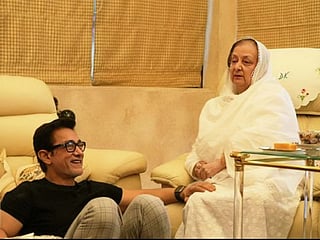 Bollywood’s Aamir Khan celebrated New Year with veteran actress Saira Banu