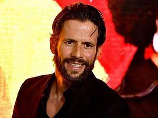 Hollywood actor Christian Oliver and his 2 daughters killed in Caribbean plane crash