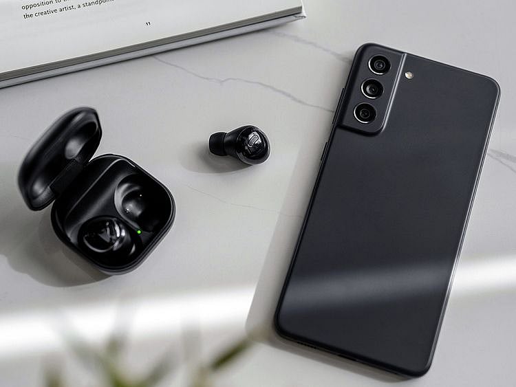 phone earbuds