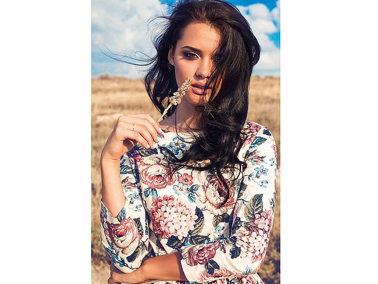 Su_240209_Valentine's-Day_fashion_shutterstock_219640084-FOR-WEB