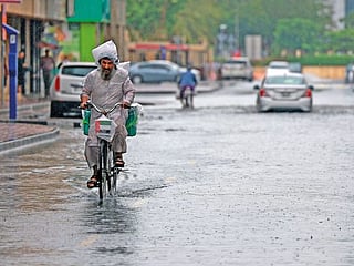 Watch: Thunder, rain, and hail in UAE; warning of continued wet weather until Tuesday