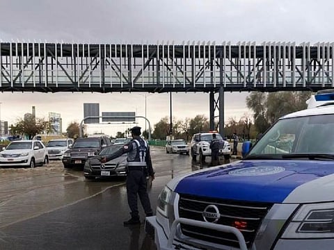 The Abu Dhabi Police Aviation Department carried out air patrols to get real-time information on rainwater accumulation in the different areas of Abu Dhabi, and transmitted the images via a live broadcast to the Command and Control Centre. This helps speed up response amid the unstable weather.