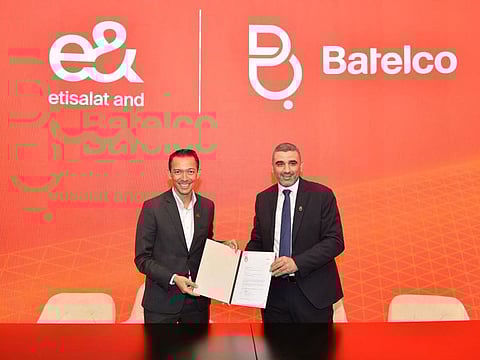 Nabil Baccouche, Group Chief Carrier & Wholesale Officer at e&, and Hani Askar, Chief Global Business Officer of Batelco, signed the MoU