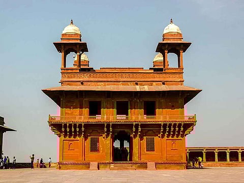 Fatehpur Sikri is located in Agra District in the State of Uttar Pradesh in northern India. It was constructed southeast of an artificial lake, on the slopping levels of the outcrops of the Vindhyan hill ranges. Known as the “city of victory”, it was made capital by the Mughal emperor Akbar (r. 1556-1605 CE) and constructed between 1571 and 1573, according to the UN body UNESCO.