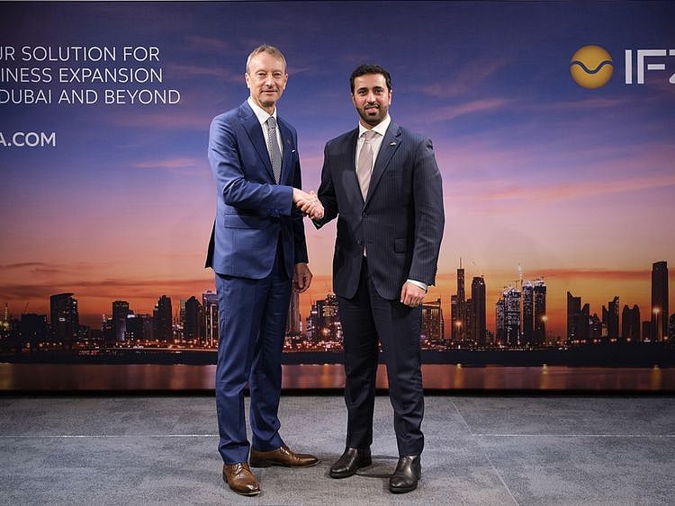 Stock-Jochen-Knecht-and-HE-Khalfan-Al-Matrooshi