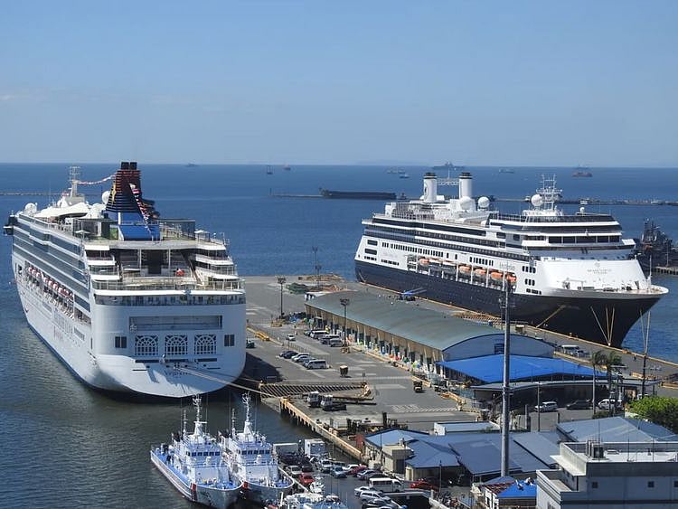 Cruise ships Manila