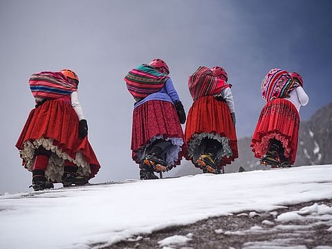 Bolivia's cholita climbers dream of conquering Everest in skirts 