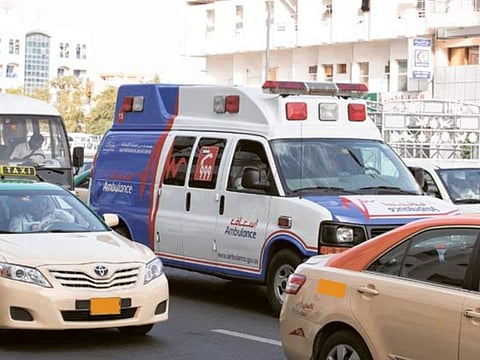 30 motorists fined for not giving way to emergency vehicles in Sharjah