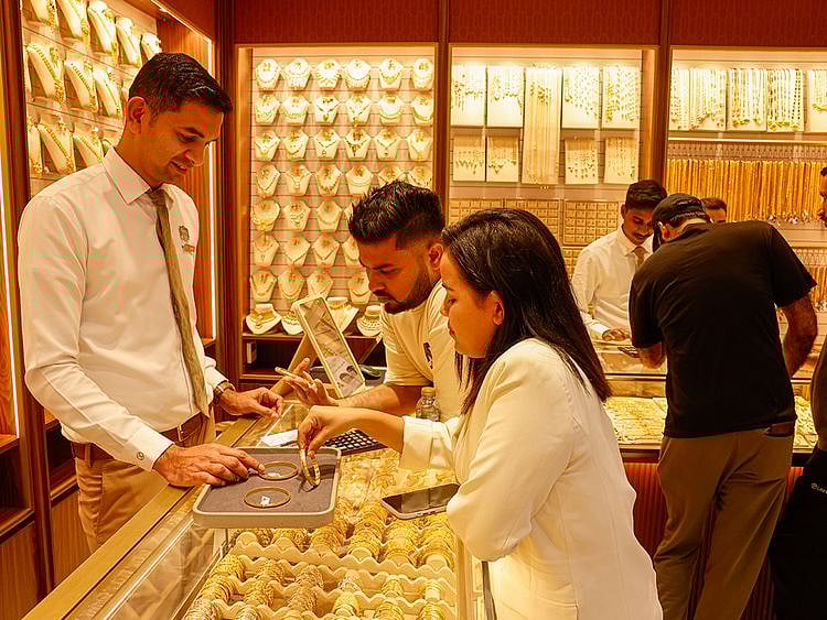 STOCK GOLD JEWELLERY / DUBAI / SHOPPING