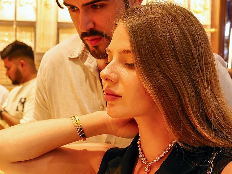STOCK GOLD JEWELLERY / DUBAI / SHOPPING