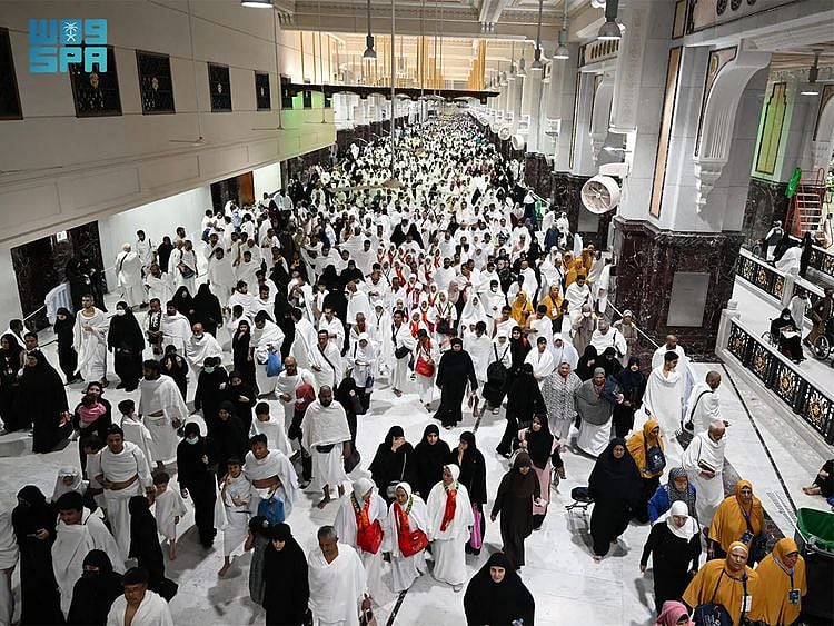 Pilgrims performing the Sa’i rite. 