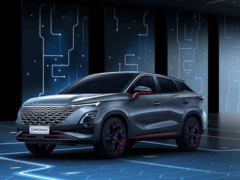 The C5 is equipped with an ultra-high strength steel body and six airbags, offering comprehensive protection for drivers and passengers.