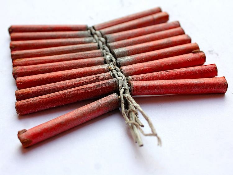 UAE Public Prosecution clarifies penalties for illegal fireworks trading