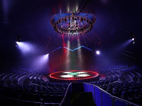 Central to the show is the incredible dancing musical fountain, offering a mesmerising fusion of water, light, and music