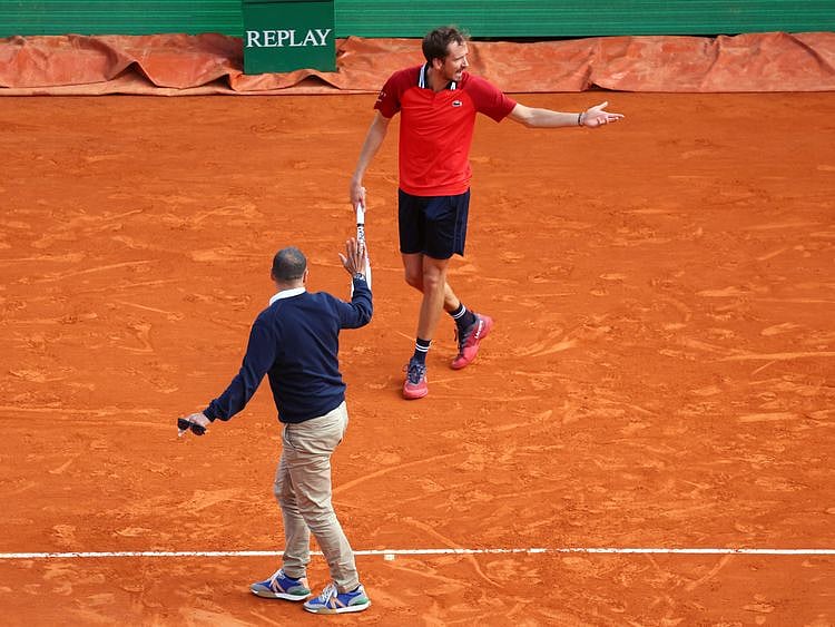 Copy of 2024-04-10T135907Z_1228812261_UP1EK4A12UH66_RTRMADP_3_TENNIS-MONTECARLO-1712837176674