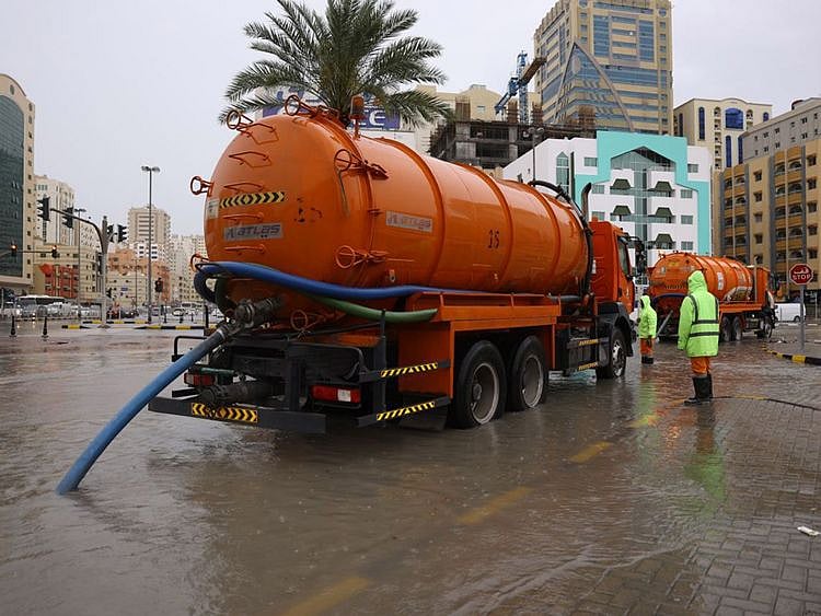 shj-municipality-water-tanker-1713346827218
