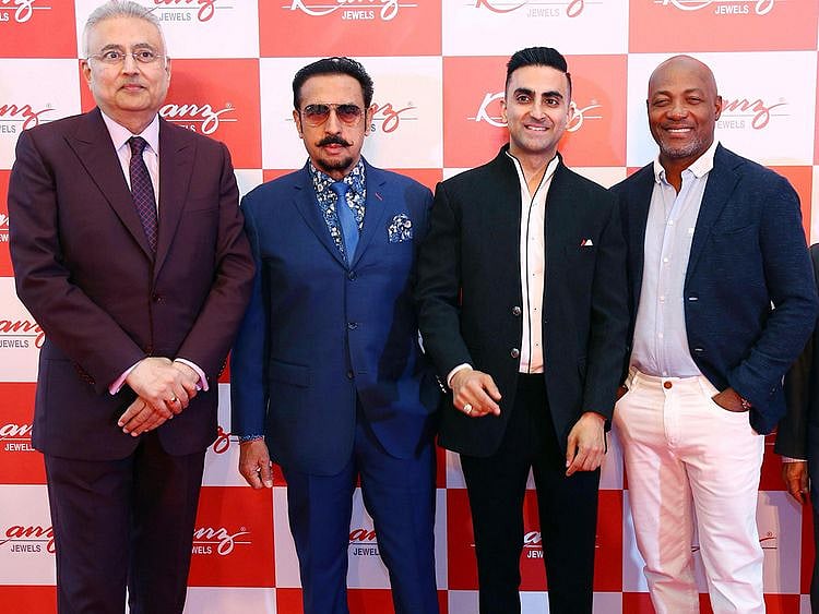 Photo 1 Anil Dhanak, Gulshan Grover, Arjun Dhanak, Brian Lara