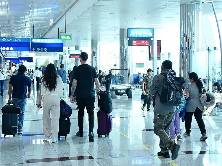 DUBAI AIRPORT RAIN
