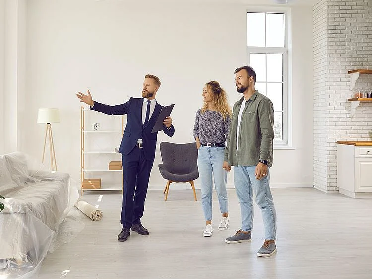 Stock-Property-Agent