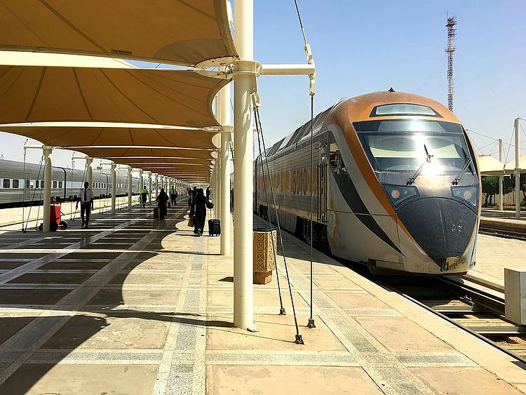 SAUDI TRAIN / RAIL