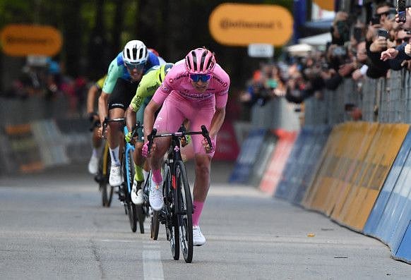 Copy of 2024-05-11T151533Z_640720335_UP1EK5B16DWN0_RTRMADP_3_CYCLING-GIRO-1715623024357