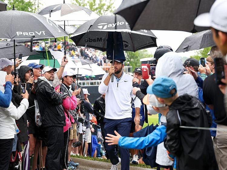 Scottie Scheffler is three off the lead at Valhalla