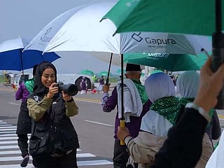 Watch video: Saudi female photographer makes history in ‘Mecca Road Initiative’