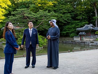 UAE President meets Korean President, attends traditional tea ceremony